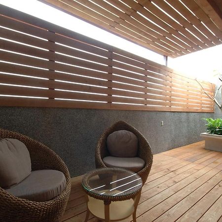 Dubai Motel Yilan Exterior photo